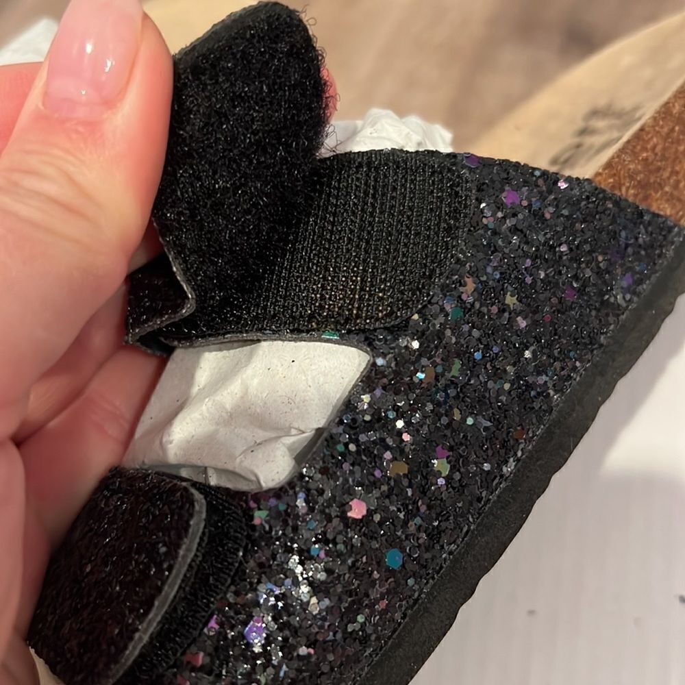 Sparkly Sandal 🩴 - Picture 3 of 5